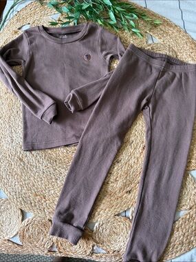 MOIMOLN Crew neck Soft cotton PJ Set in Brown. 5T